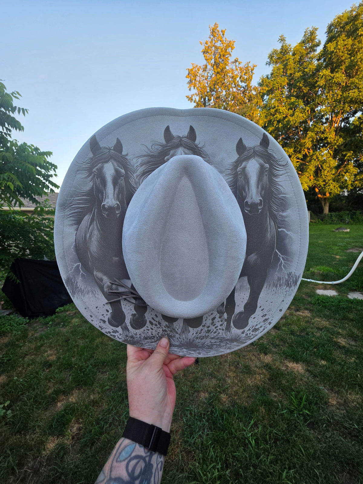 Three Running Horses Hat